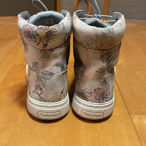 Timberland 6 inch floral Skyla Bay Sneaker Boot size 9.5 - Picture 3 of 6